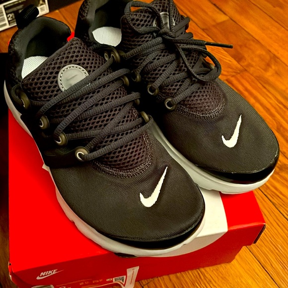Nike Other - Size 3 kids Nike prestos. Never worn!
